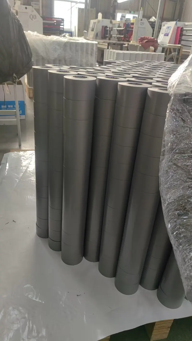 Modh tástála cumhachta coinneála téip ghreamaitheach