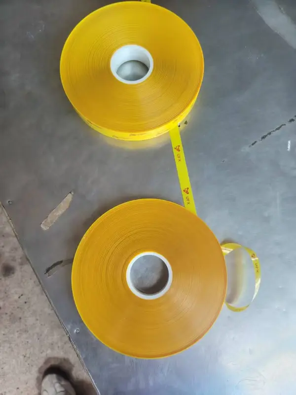 Anailís Saincheisteanna Coiteann Scannán PET agus Fadhbanna Coiteann le Scannán PET