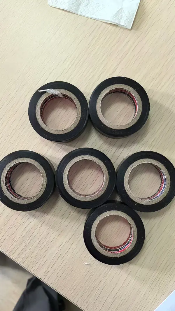 Forbhreathnú gairid ar Bhunús Téip Ghreamaitheacha