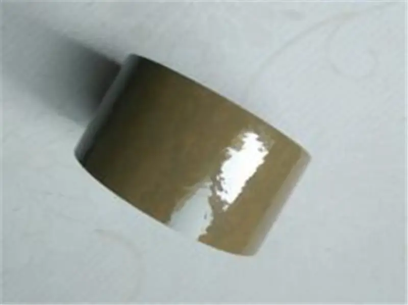 Anailís Mhionsonraithe ar Fhoshraitheanna Téip agus Cineálacha Greamaitheacha